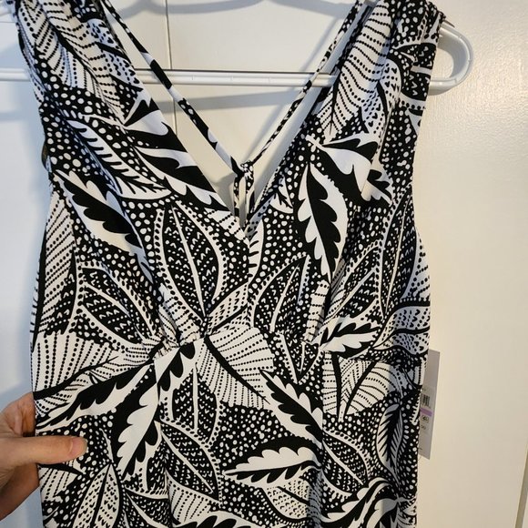 Calvin Klein Sleeveless Floral Maxi Dress with Angled Bodice NWT | Size 6 - Picture 6 of 8